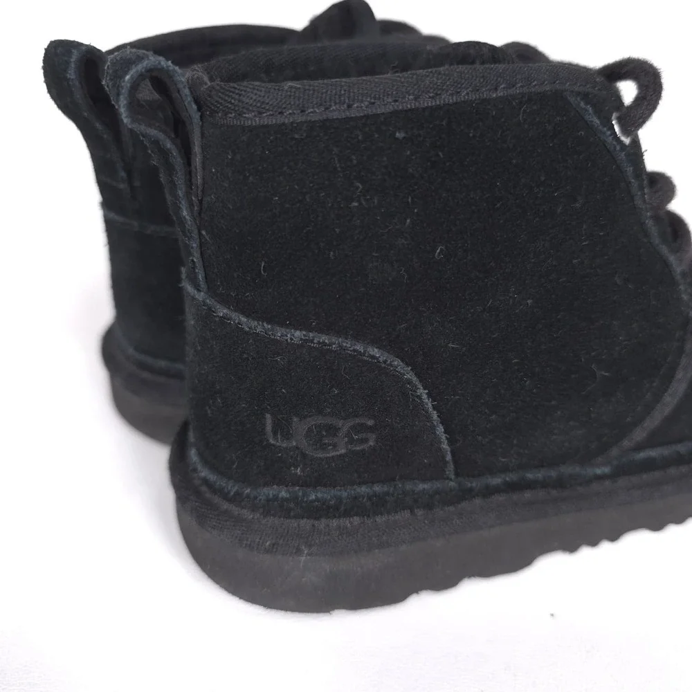 UGG Neumal Black Suede Chukka Boots Unisex Kids Size 1 Youth Lace‎ Up